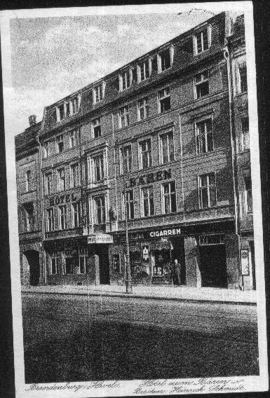 Das Haus zum Bären (früher) in Brandenburg an der Havel - Sitz der Praxis & OP Kloth - Orthopädie, Chirurgie Das Haus zum Bären (früher) in Brandenburg an der Havel - Sitz der Praxis & OP Kloth - Orthopädie, Chirurgie